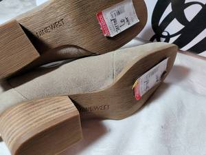 lot 265 image: New Nine West Booties with Stacked Heel