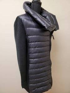 lot 267 image: Calvin Klein Premium Down Quilted Jacket