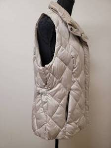 lot 282 image: Kenneth Cole Reaction Quilted Vest