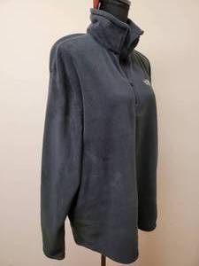 lot 323 image: New MENS North Face Fleece Pullover