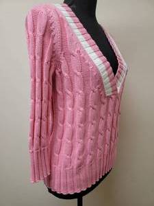 lot 334 image: New Liz Claiborne pink & White V-Neck Sweater