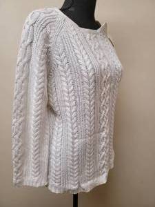 lot 343 image: New Ralph Lauren Cable-Knit Sweater
