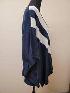 lot 356 image: New Tommy Hilfiger Poncho