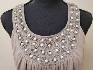 lot 358 image: Like New Alfani Beaded Tank