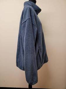 lot 376 image: MENS Plush Columbia PUllover