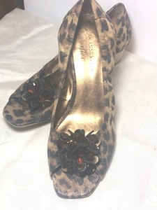 lot 164 image: Enzo Angiolini LeatherFabric Loafer & AK Anne Klein IFlex Wedgies