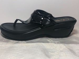 lot 168 image: Cole Haan Nike Air Slip-on Sandal  Fresa Beaded Slip-on Flip Flop