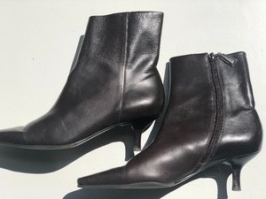 lot 372B image: Three Pairs of Ladies Zip Up Ankle Boots