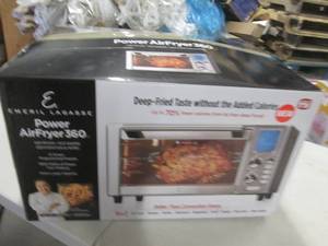 lot 18 image: power air fryer 360 powers on ...