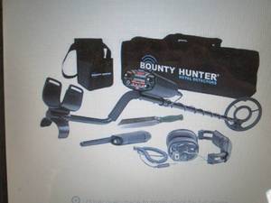 lot 24 image: bounty hunter land star metal detec...