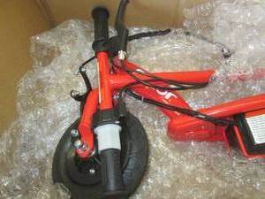 lot 32 image: razor scooter untested no power cor...