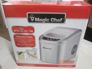 lot 105 image: magic chef counter top ice maker ...