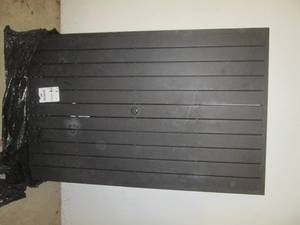 lot 131 image: 2 metal patio tables missing 1 leg ...