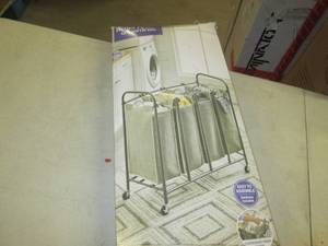 lot 185 image: 4 bag laundry sorter ...