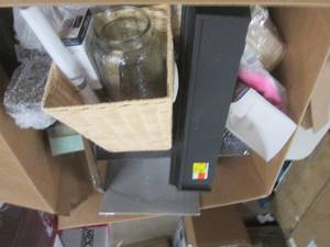 lot 235 image: box of home decor...