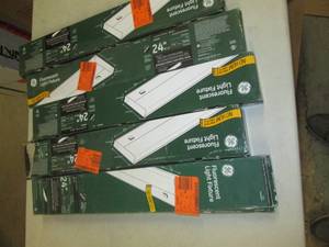 lot 257 image: 5-24 inch fluorescent lights  fixtu...