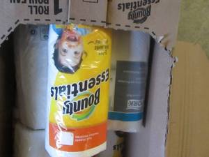 Box of 2 Brands Paper Towels...