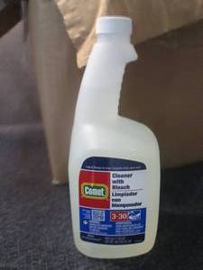 7 qts Comet Cleaner with Bleach...