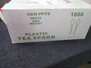 1000 Plastic Teaspoons...