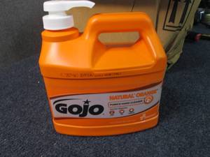 6- 64 oz Pump Bottles GoJo Pumice H...
