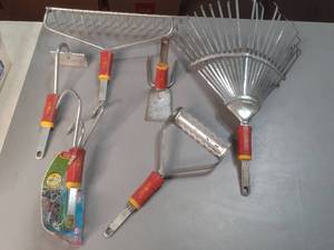 lot 49 image: Lot of Quality High-Garten OutdoorIndoor Gardening Landscape Hand Tools
