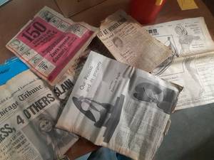 lot 10 image: 1969 Chicago Tribune Newspaper with Headlines featuring the Sharon Tate & William Garretson Events