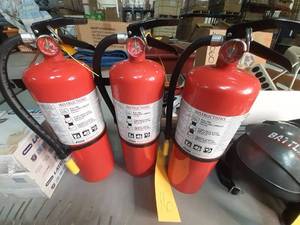 lot 16 image: Lot of 3 Fire Extinguishers