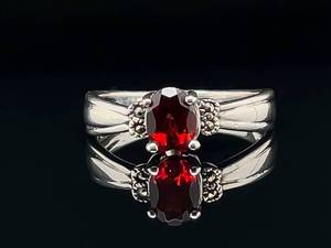 lot 73 image: .75 Carat Red Garnet Estate Ring