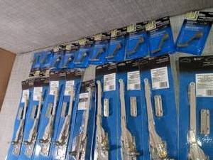 lot 45 image: Mixed lot of Right Hand Casement Dual Arm Operator & Crank Handle, 38 in. Spline Socket