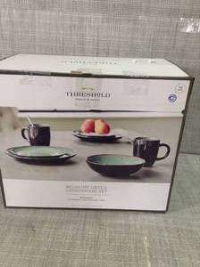 lot 22 image: Belmont Stoneware 16pc Dinnerware Set Green -not used