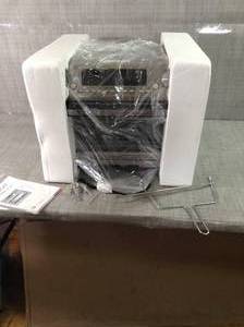 lot 23 image: Instant Pot Omni Plus 11-in-1 Multi-Use Air Fryer Toaster Oven in Silver- open box not used