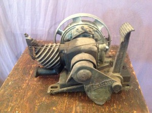 lot 3 image: Vintage Maytag Engine