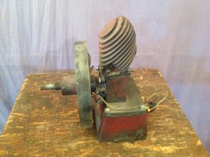 lot 9 image: Vintage Engine