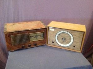 lot 36 image: 2 Vintage Radios