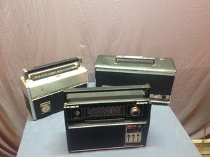 lot 40 image: 3 Multiband Radios