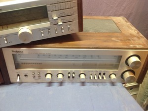 lot 43 image: Receivers - 3