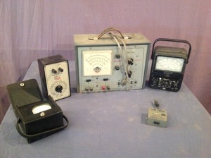 lot 57 image: Radio Testers