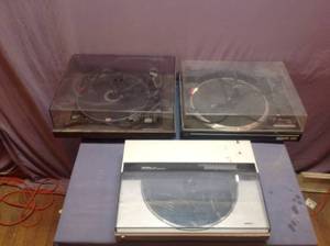 lot 72 image: Turntables