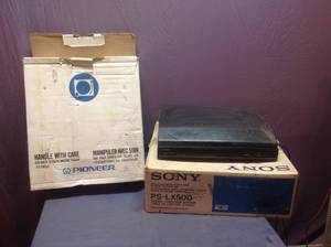 lot 73 image: Turntables