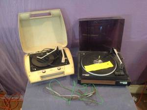 lot 77 image: Turntables