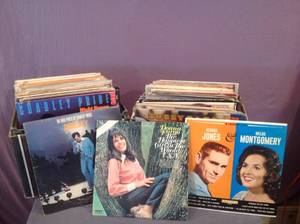 lot 81 image: Albums