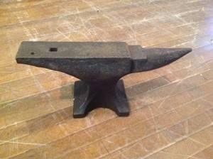 lot 100 image: Arm & Hammer 81 Anvil