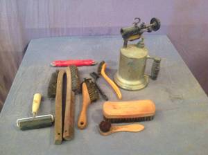 lot 133 image: Vintage Items