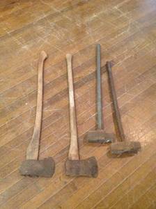 lot 146 image: Sledge Hammers & Axe