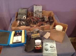 lot 148 image: Auto Gauges & Parts