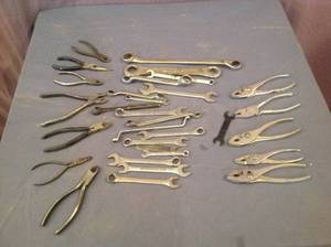 lot 193 image: Wrenches & Plyers