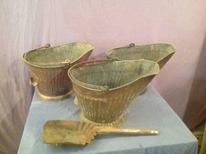lot 205 image: Ash Buckets & Shovel