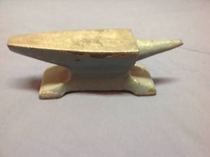 lot 240 image: Small Anvil