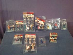 lot 279 image: Lemax Figurines