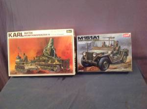 lot 292 image: 2 Model Kits